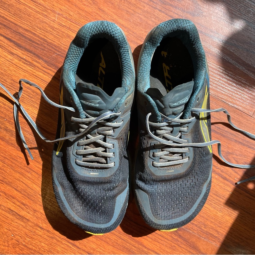ALTRA Men's Torin 5 running shoes size 8.5